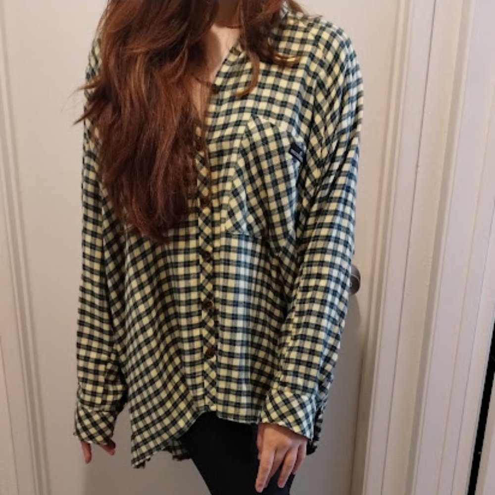 BDG Urban Outfitters High-Low Flannel button up, Women's Large